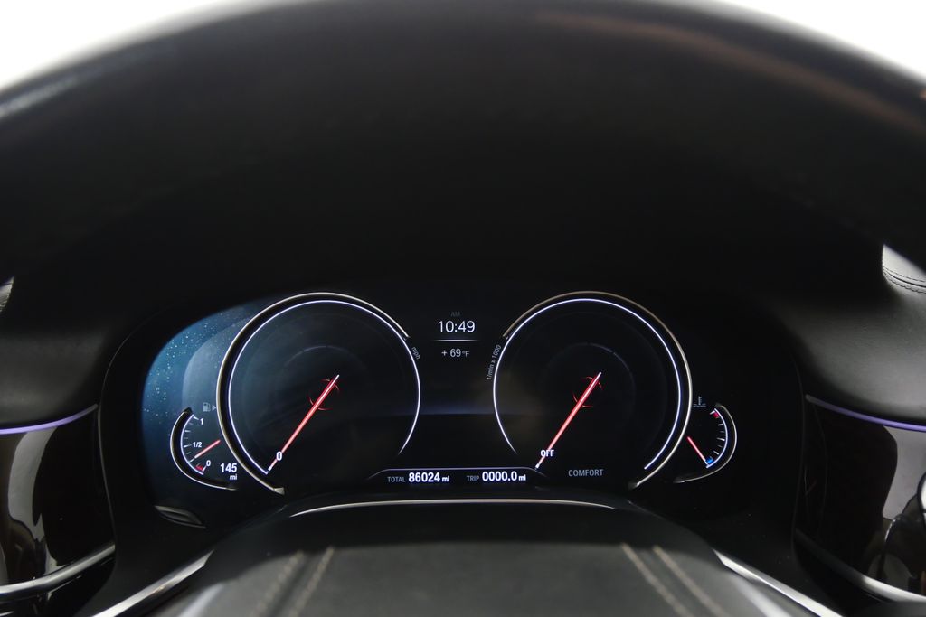 Thumbnail: 2016 BMW 7 Series - 18