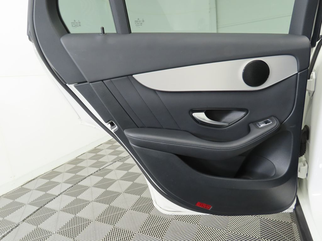 2022 Mercedes-Benz GLC 300 26