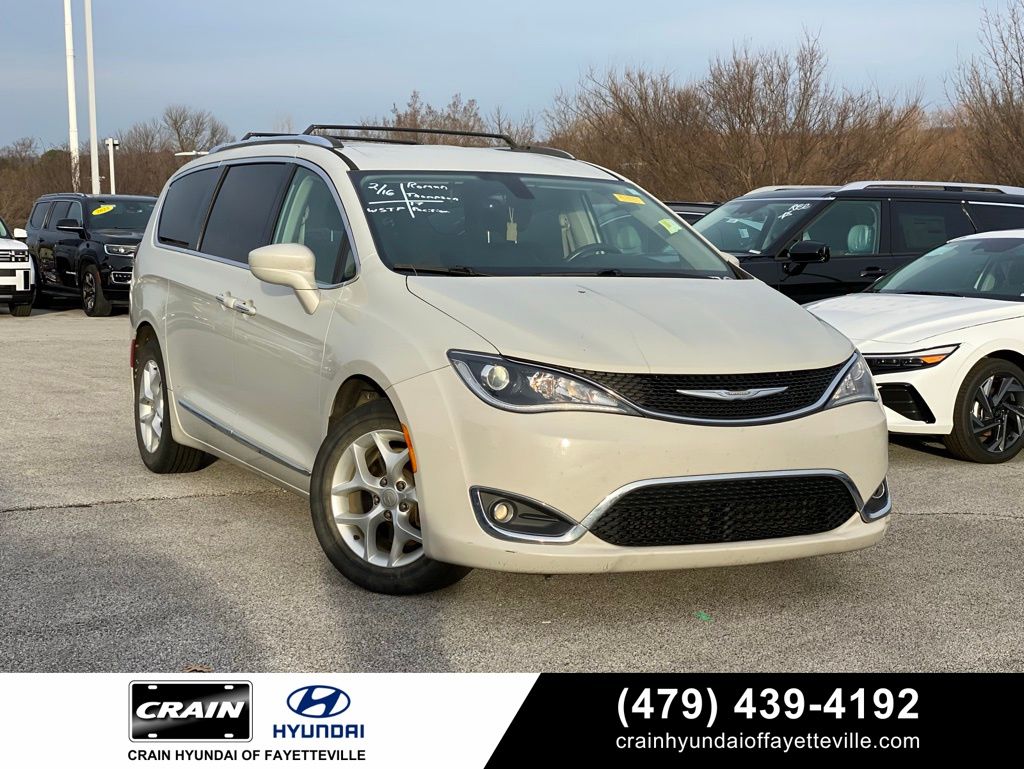 2017 Chrysler Pacifica Touring L Plus FWD