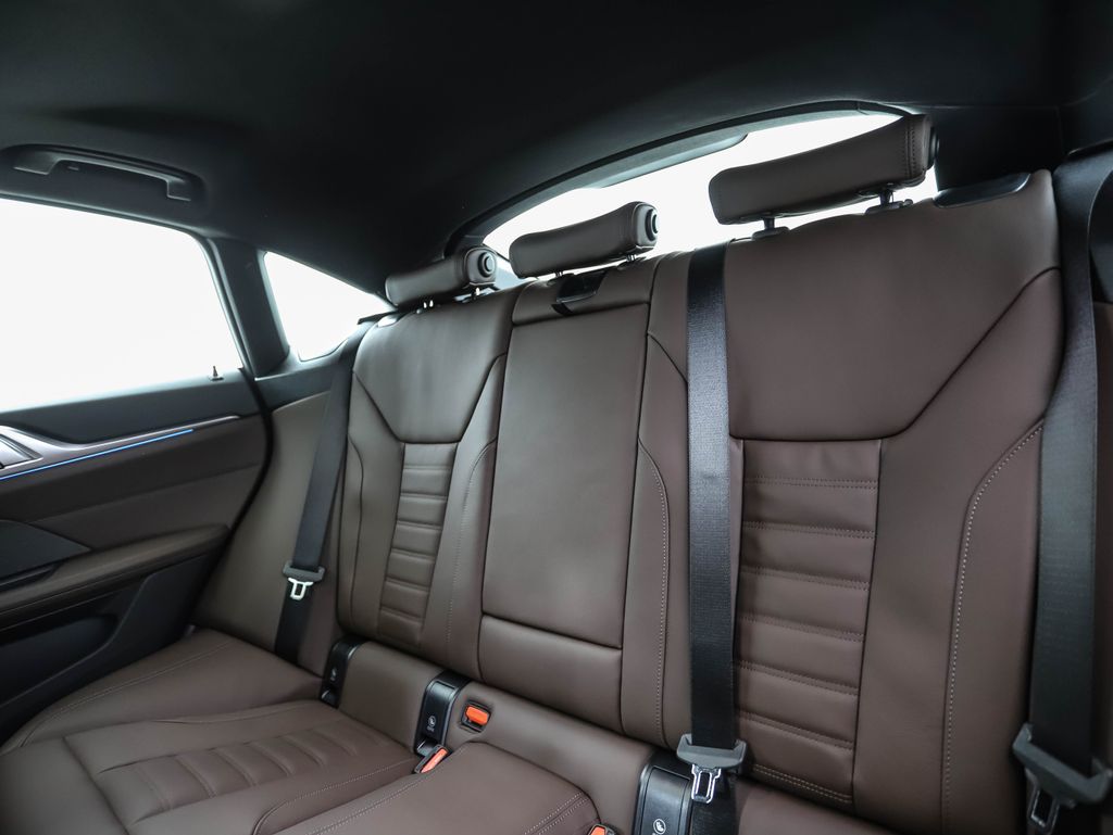 Thumbnail: 2026 BMW i4 - 23