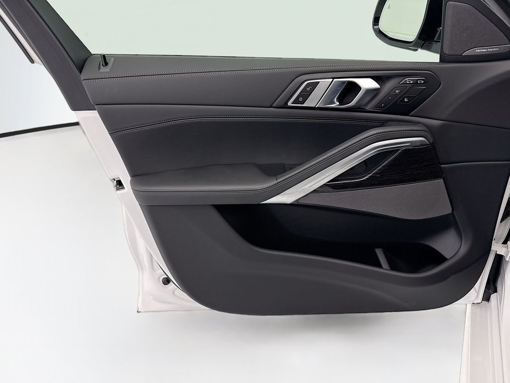 Thumbnail: 2026 BMW X6 - 23
