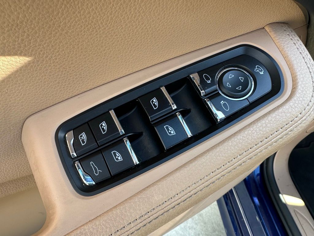 2023 Porsche Macan  15