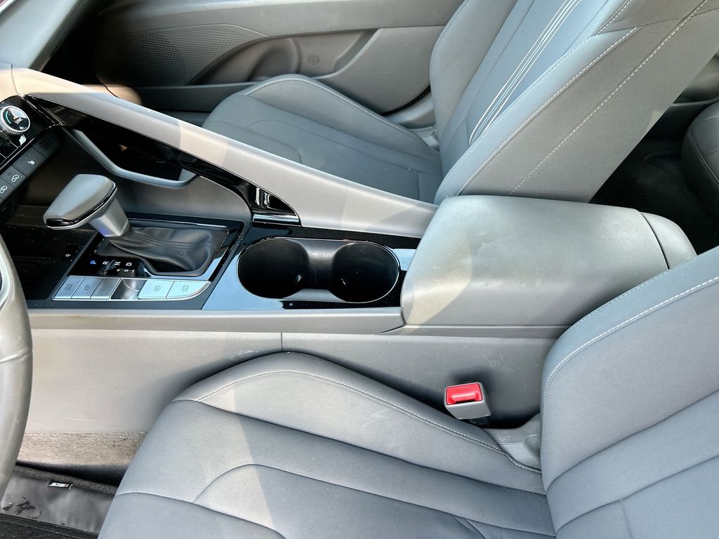 Thumbnail: 2024 Hyundai Elantra - 28