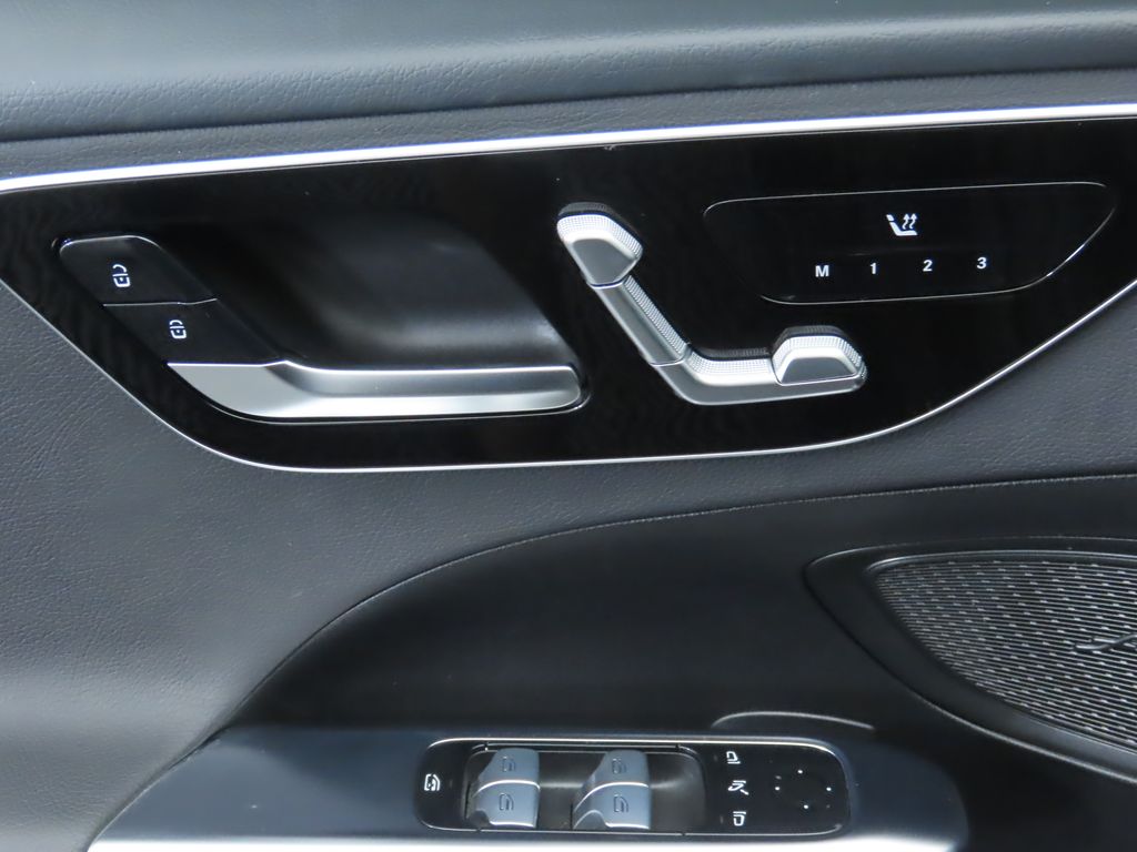 Thumbnail: 2023 Mercedes-Benz C-Class - 23