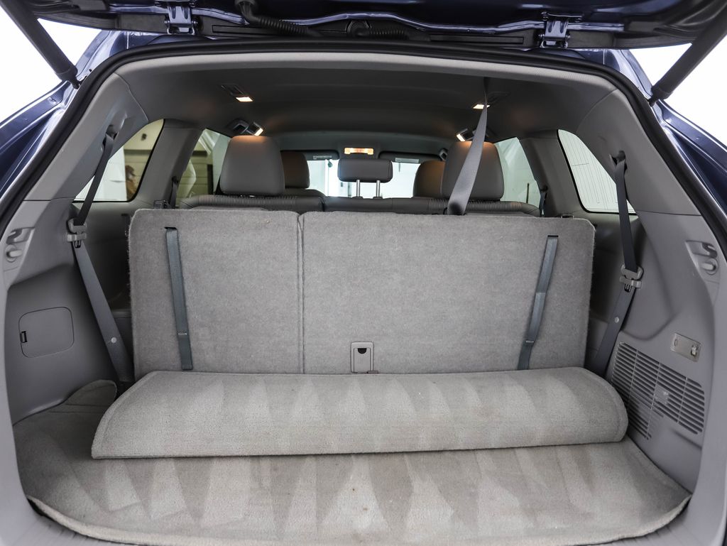 Thumbnail: 2016 Toyota Highlander - 25