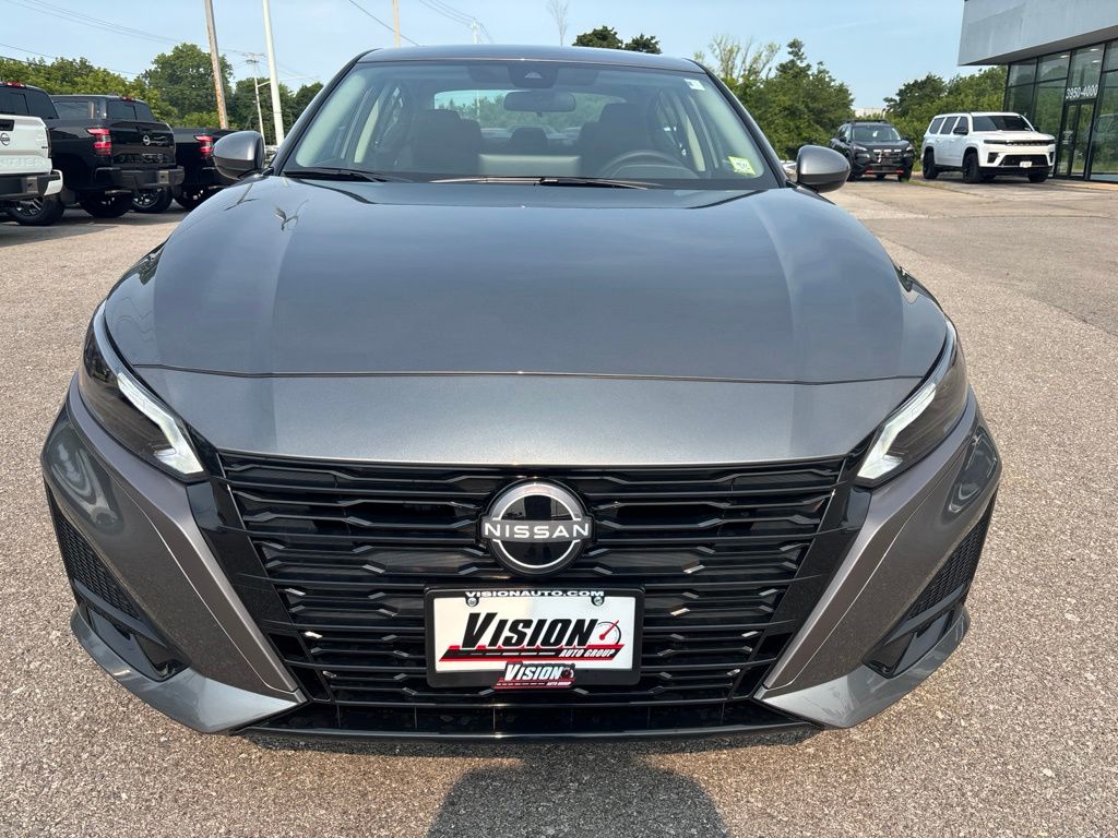 New 2026 Gray Nissan 2.5 SV image 2