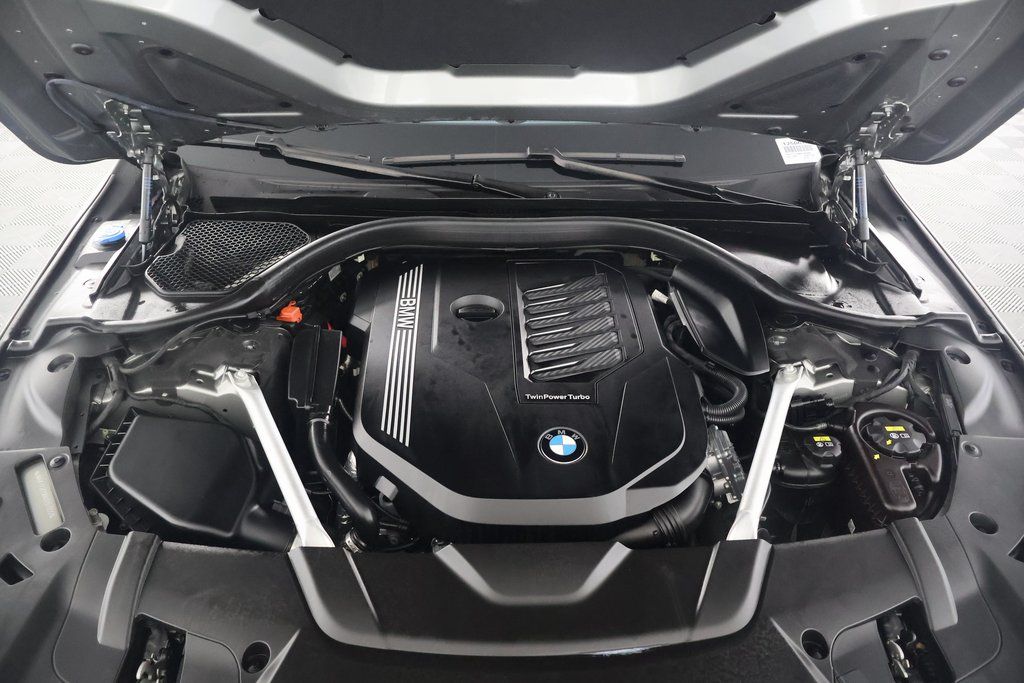 Thumbnail: 2022 BMW 7 Series - 15