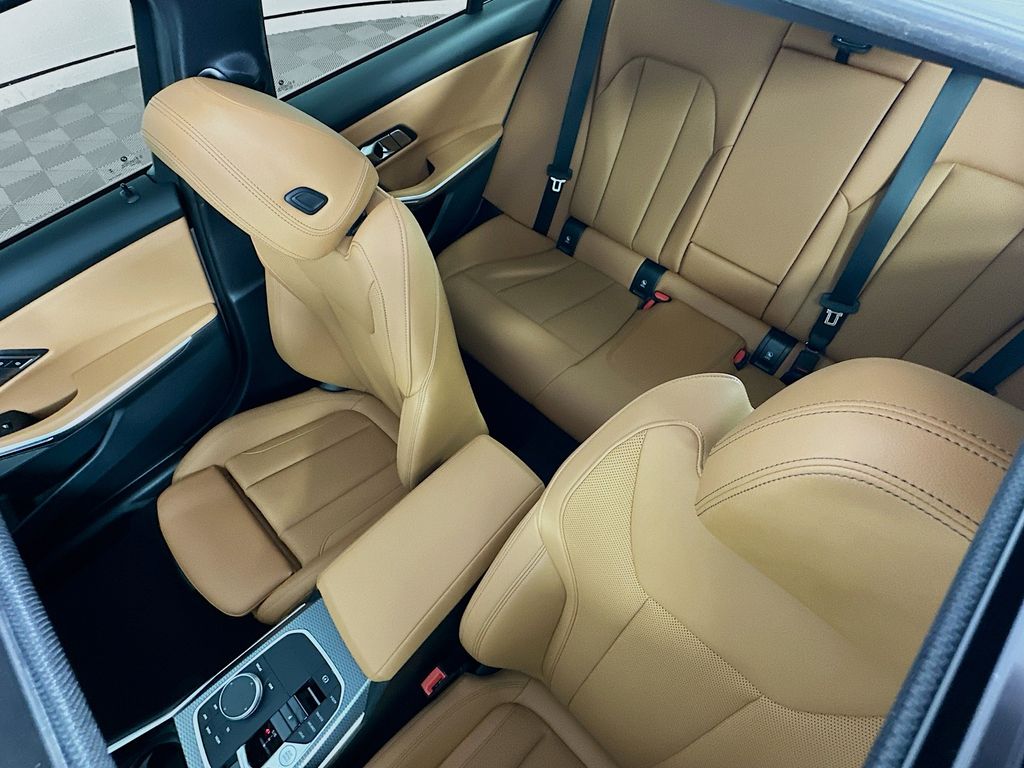 Thumbnail: 2023 BMW 3 Series - 22