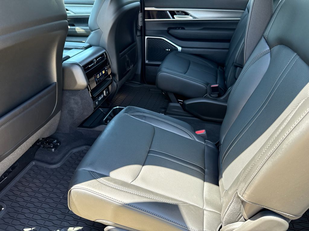 New 2026 Jeep Grand Wagoneer SUV