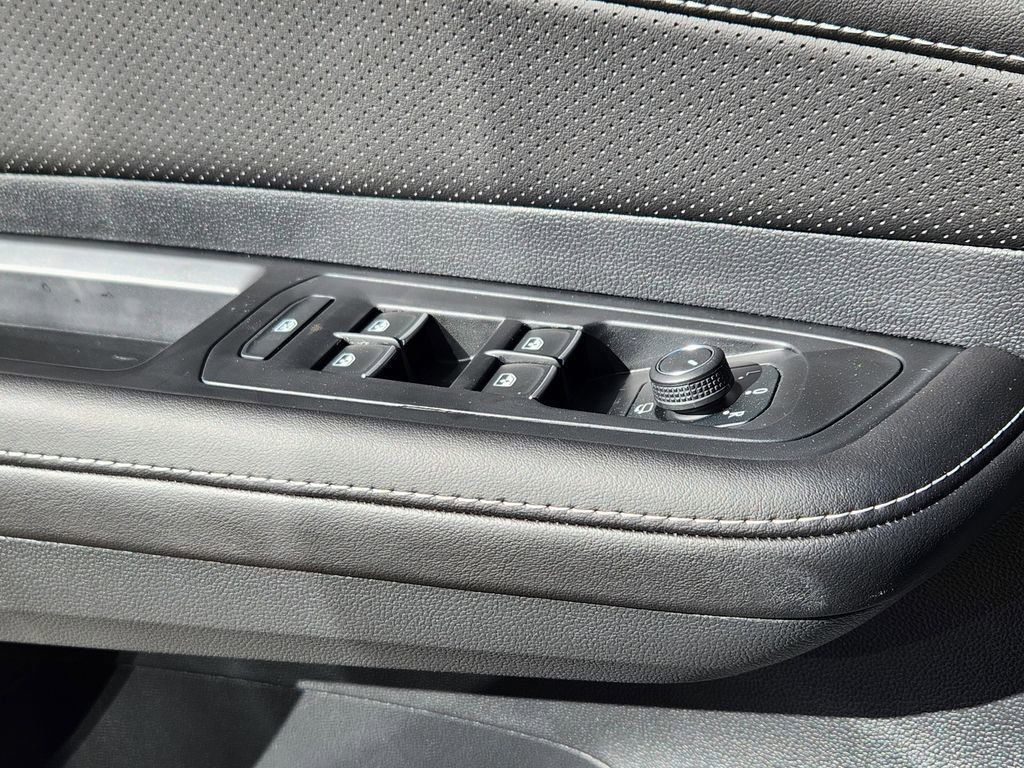 2026 Volkswagen Atlas SEL Premium R-Line - Photo 4