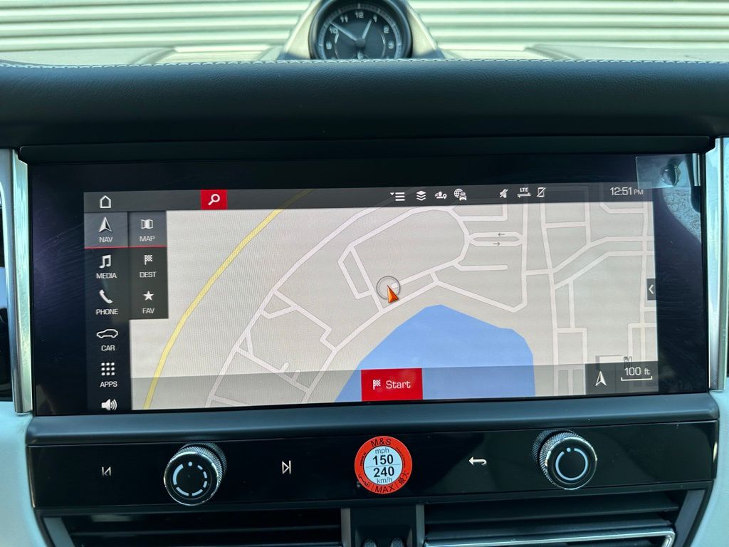 Thumbnail: 2026 Porsche Macan - 29