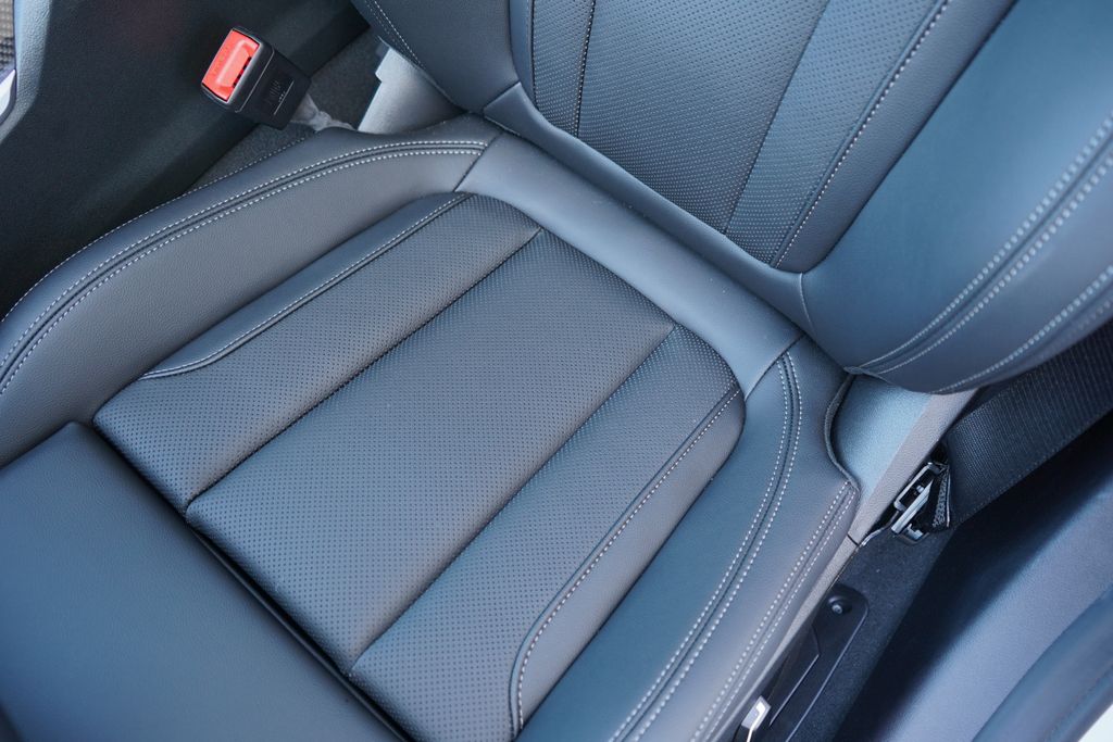 Thumbnail: 2026 BMW 3 Series - 12