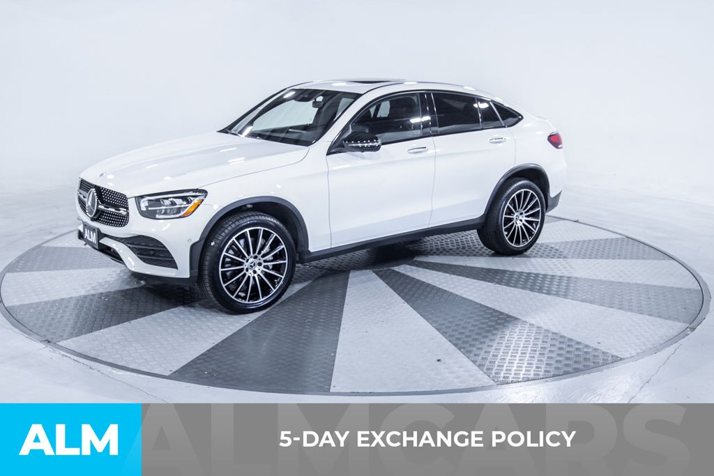 Used 2022  Mercedes-Benz GLC 300 Coupe image 4