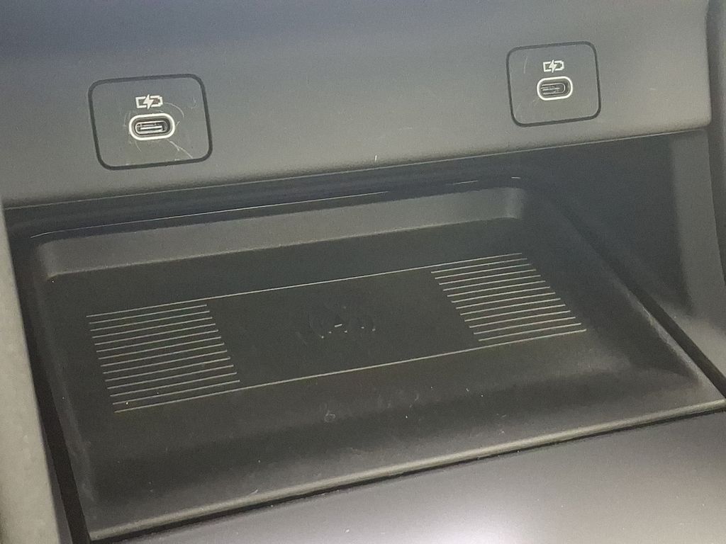 Thumbnail: 2025 Land Rover Discovery Sport - 27