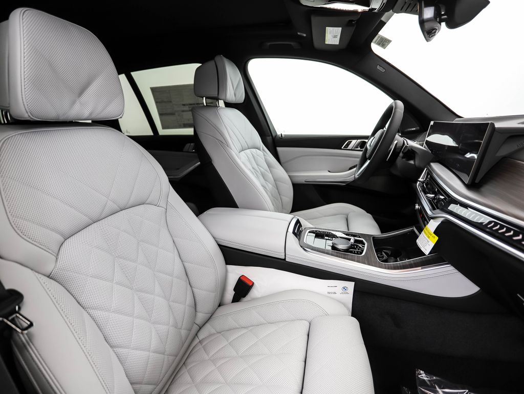 Thumbnail: 2026 BMW X5 - 31