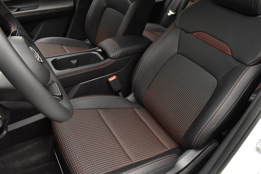 Thumbnail: 2026 Nissan Kicks - 12