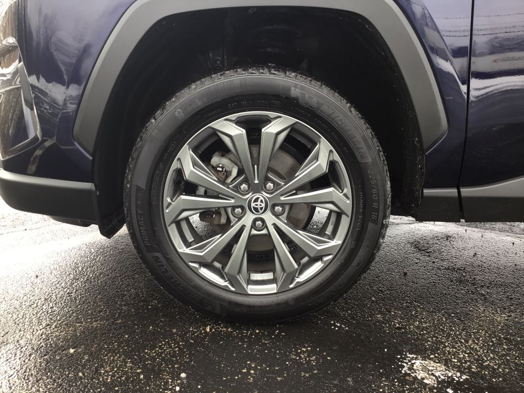 Thumbnail: 2024 Toyota RAV4 - 9