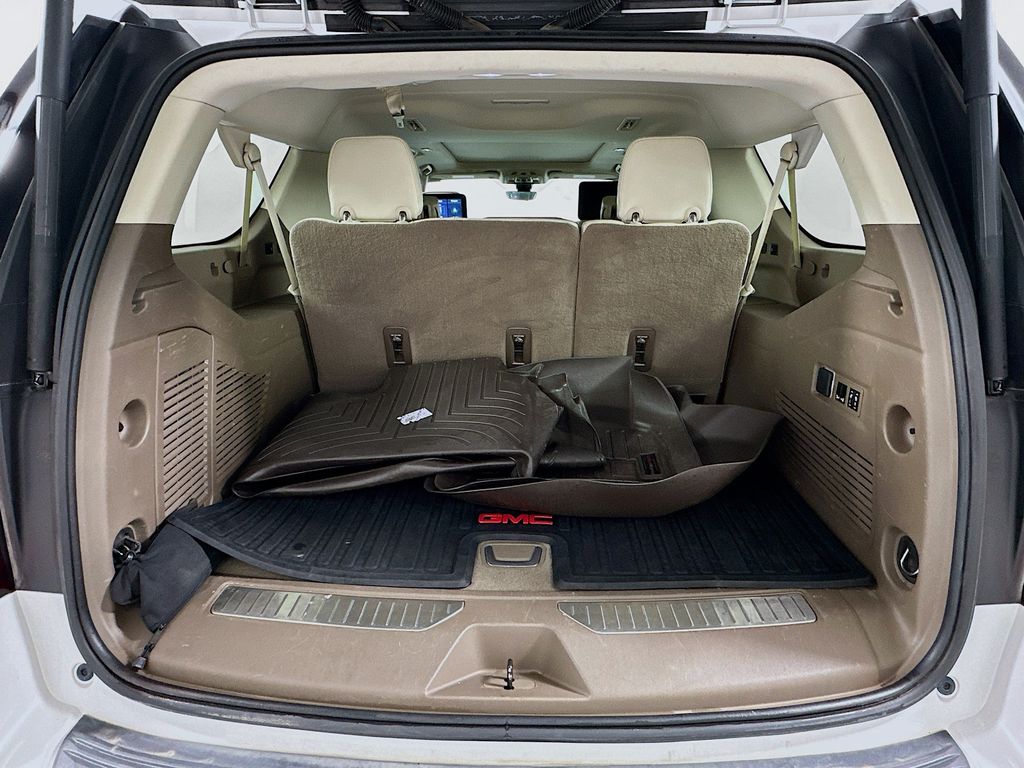 Thumbnail: 2021 GMC Yukon XL - 29