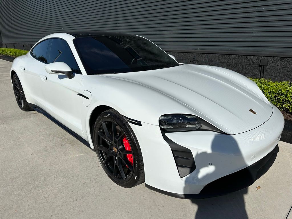 Thumbnail: 2022 Porsche Taycan - 11