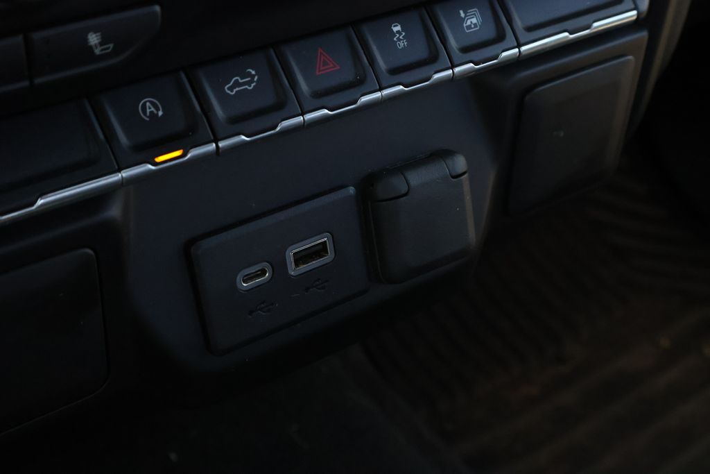 Thumbnail: 2019 Chevrolet Silverado 1500 - 26