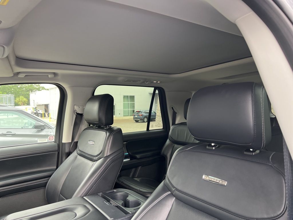 2025 Black Metallic Ford Expedition Max Platinum 4X4 SUV