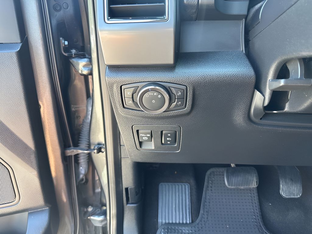 Used Car 2019 Ford F-150  Xlt For Sale Under $25,000 In Austin, Texas