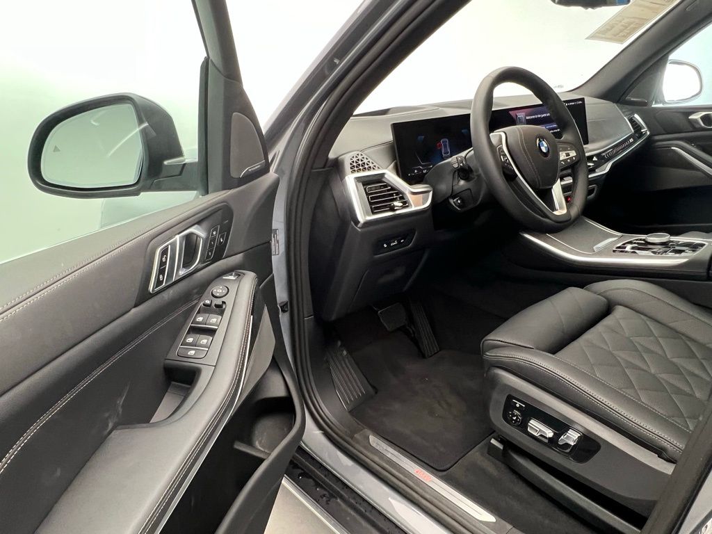 Thumbnail: 2025 BMW X5 - 22