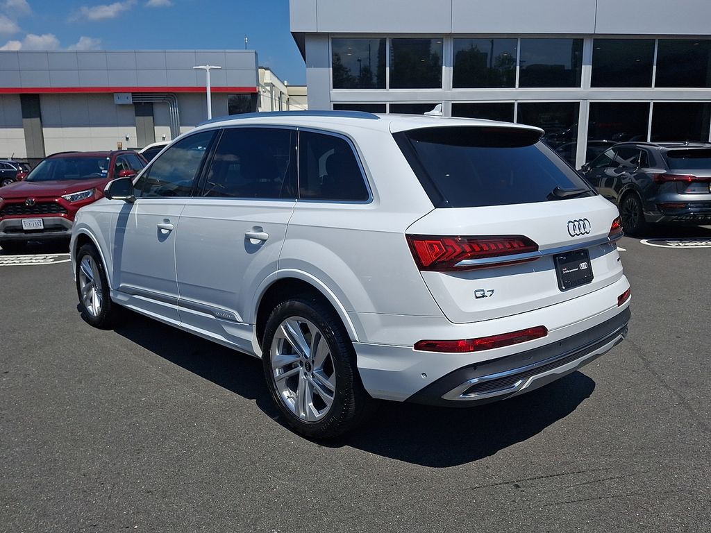 Thumbnail: 2023 Audi Q7 - 6