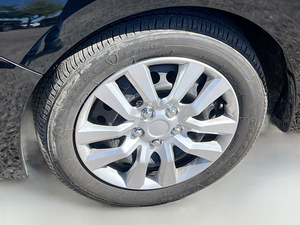 Used 2023 Black Subaru Base image 28