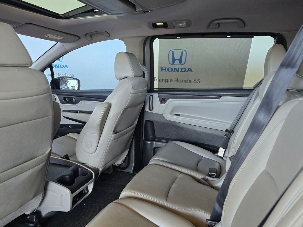 Thumbnail: 2019 Honda Odyssey - 16