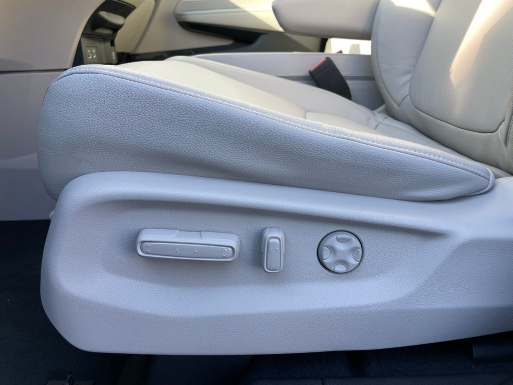 Thumbnail: 2026 Honda Odyssey - 26