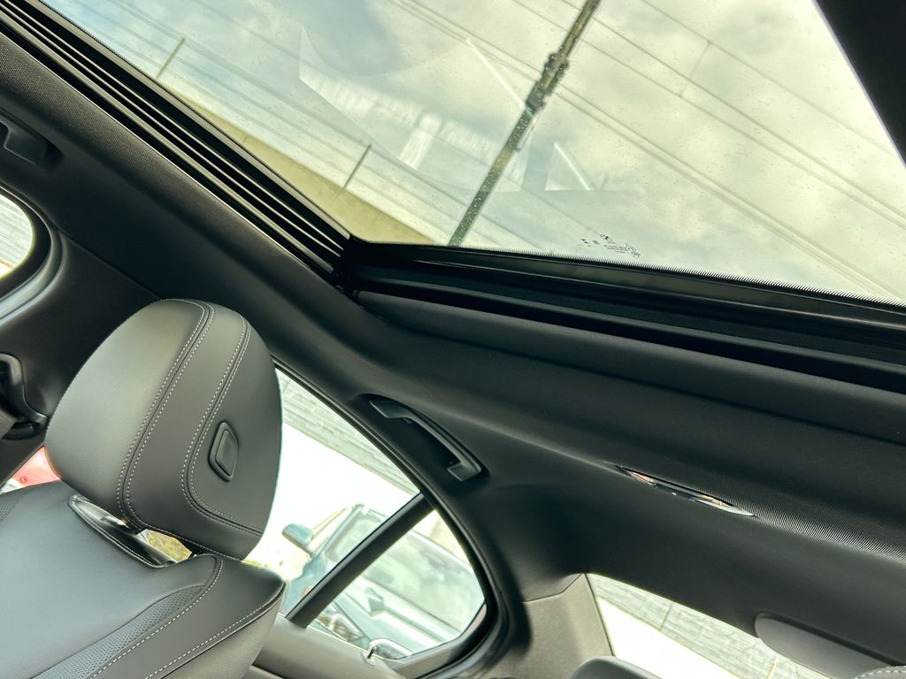 Thumbnail: 2026 BMW 3 Series - 16