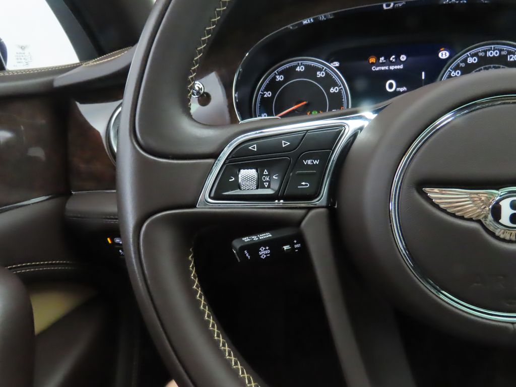 Thumbnail: 2019 Bentley Bentayga - 11