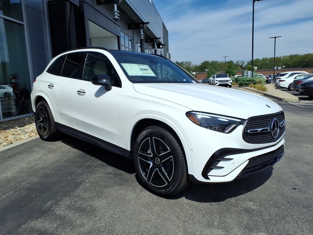 New 2027 Polar White Mercedes-Benz GLC 300 image 8