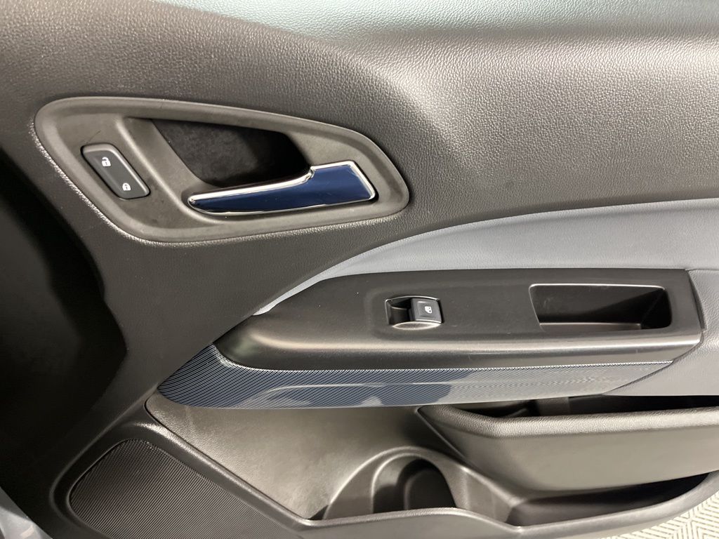 Thumbnail: 2022 Chevrolet Colorado - 20