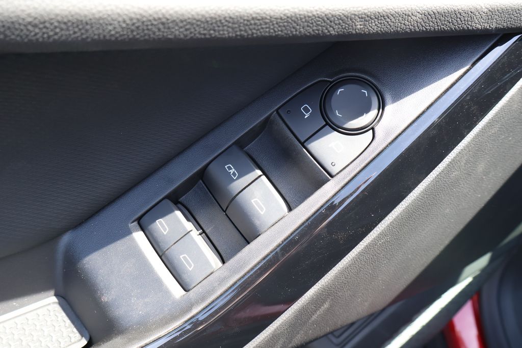 2025 Chevrolet Equinox LT 17