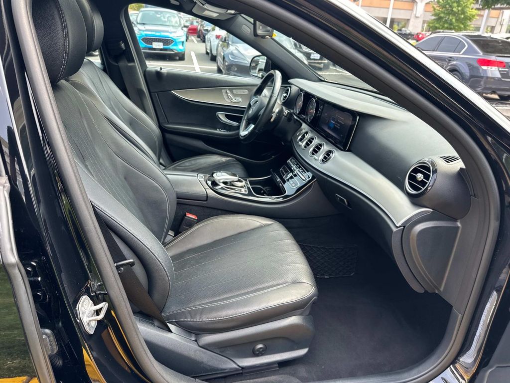 Thumbnail: 2017 Mercedes-Benz E-Class - 22
