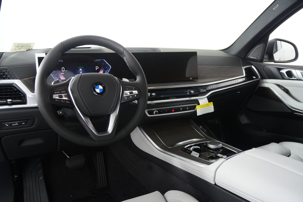 Thumbnail: 2026 BMW X5 - 15
