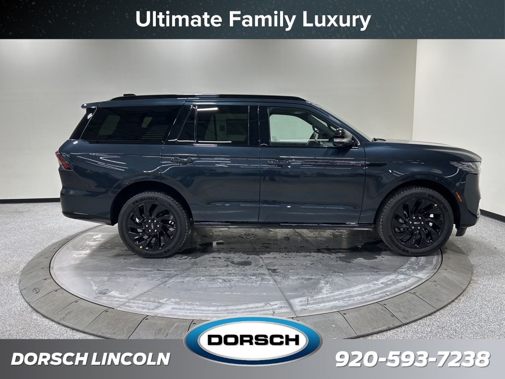 new 2025 Lincoln Navigator car, priced at $102,022