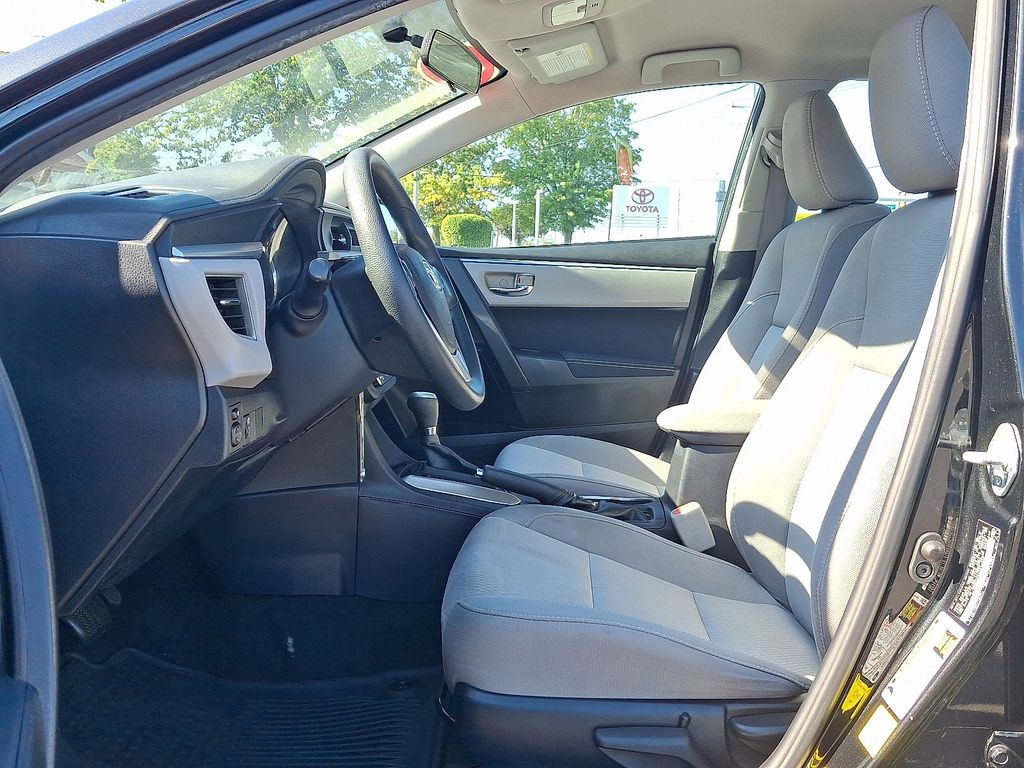 Thumbnail: 2016 Toyota Corolla - 13
