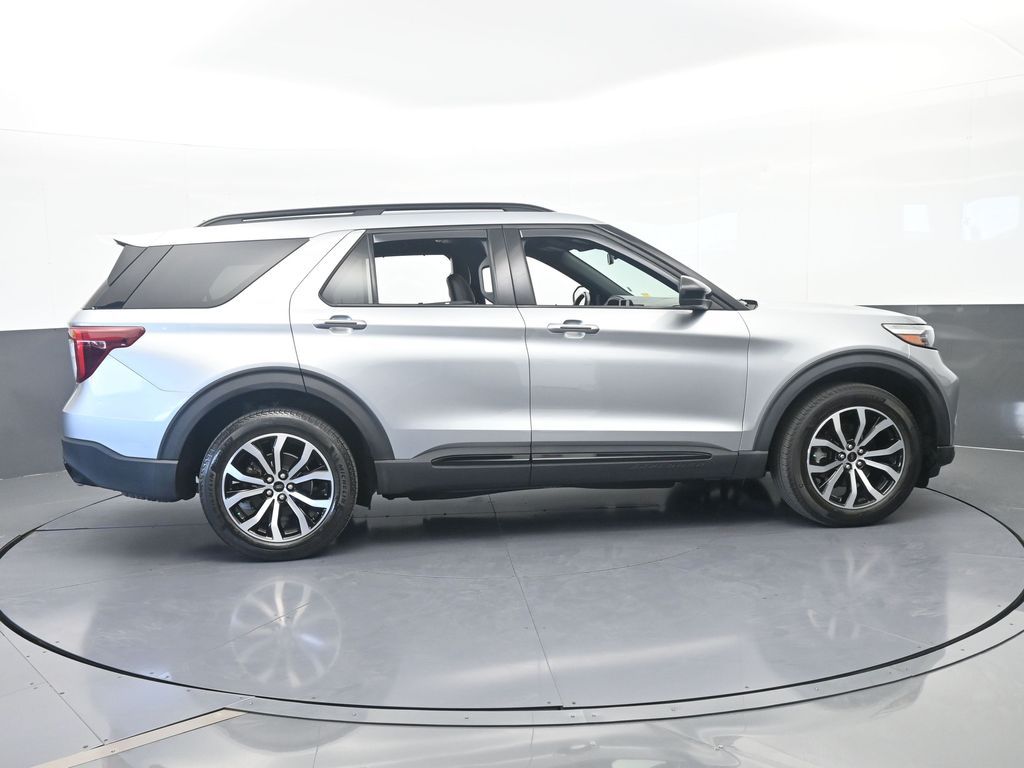 2023 Ford Explorer ST - Photo 7