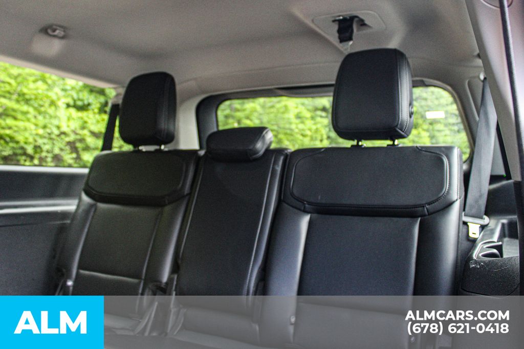 Used 2025 Silver Ford Platinum image 19