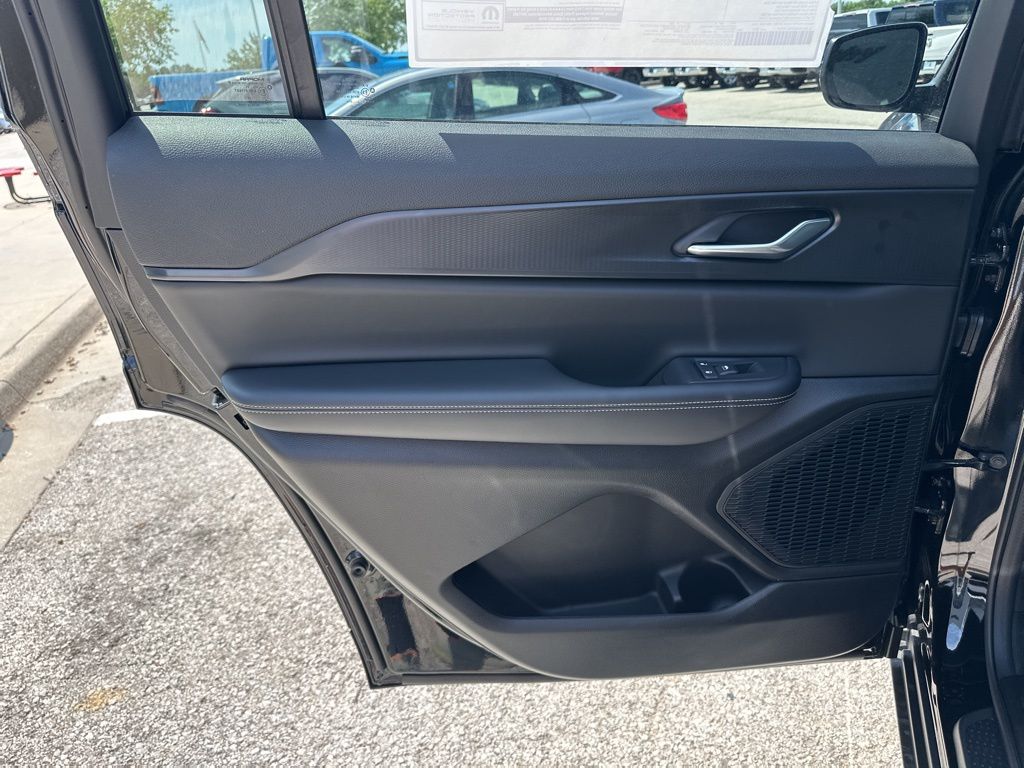 2025 Jeep Grand Cherokee L Laredo - Photo 40