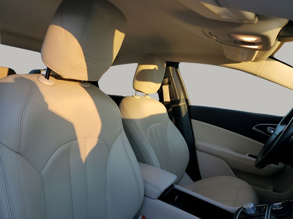 Used Car 2015 Chrysler 200  Limited For Sale Under $10,000 In Austin, Texas