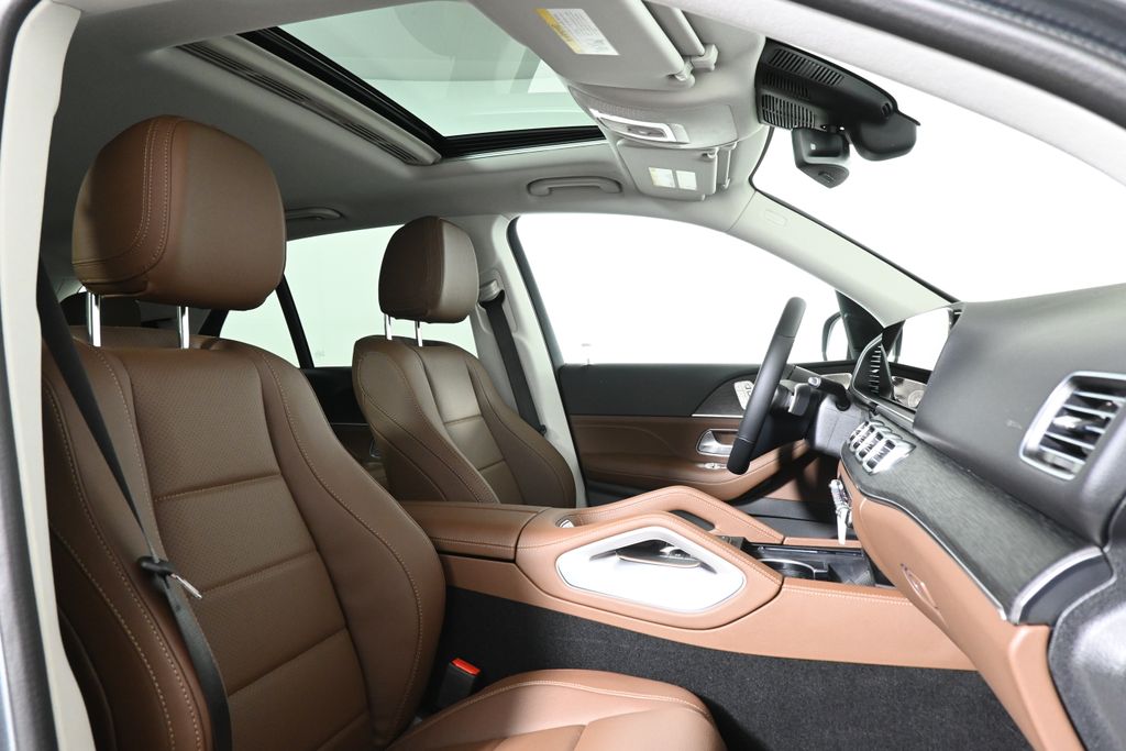 Thumbnail: 2026 Mercedes-Benz GLE - 22