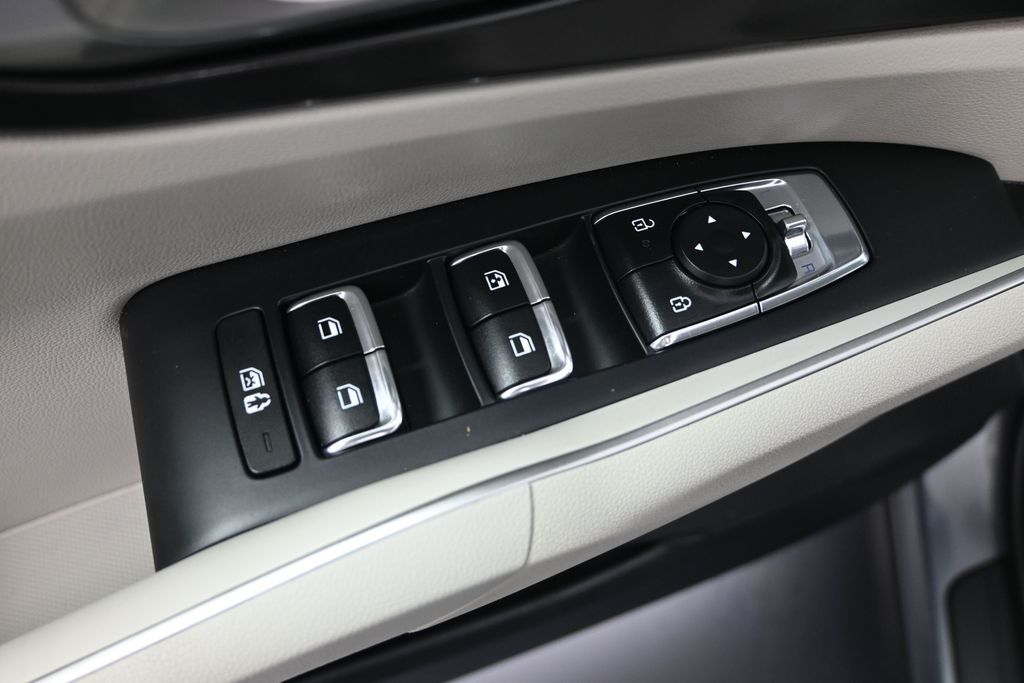 2025 Everlasting Silver Kia Sorento S AWD SUV