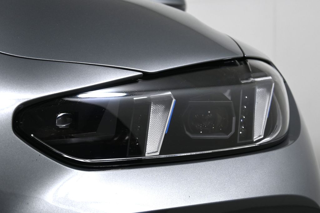 Thumbnail: 2025 BMW M4 - 11