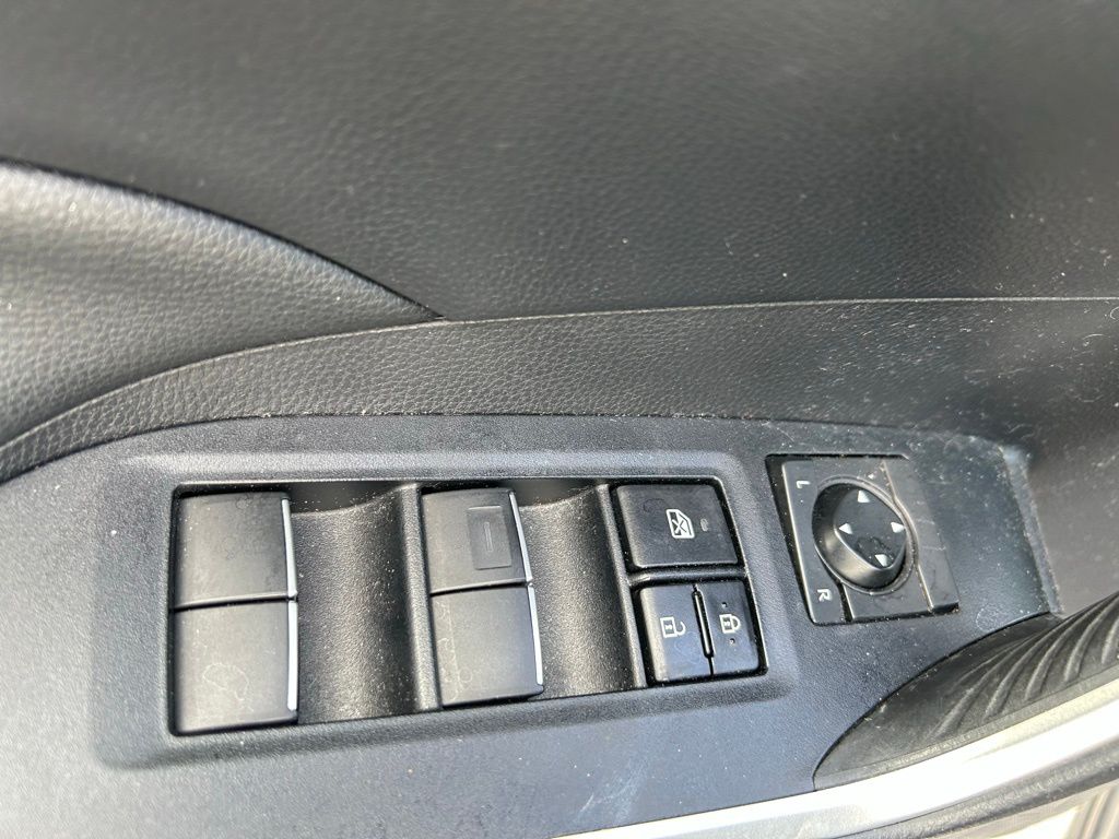 Thumbnail: 2019 Toyota RAV4 - 24