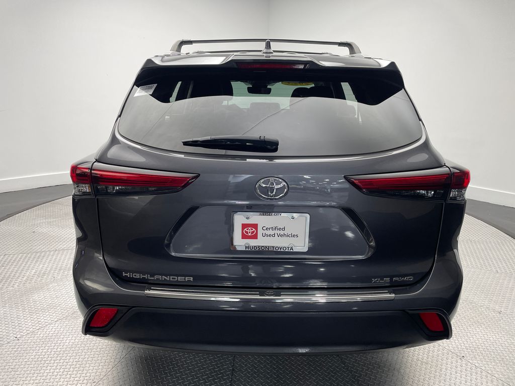 Thumbnail: 2023 Toyota Highlander - 6