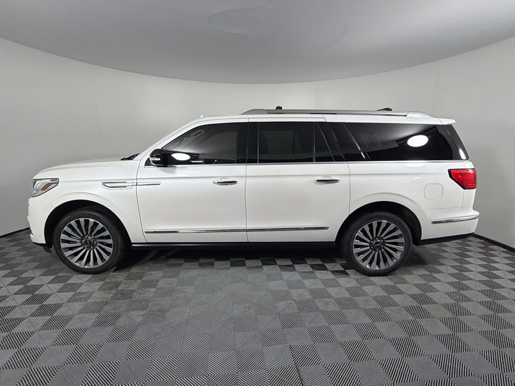Thumbnail: 2019 Lincoln Navigator L - 8
